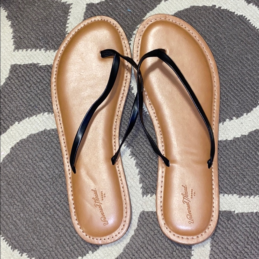 Sandals - Picture 1 of 3
